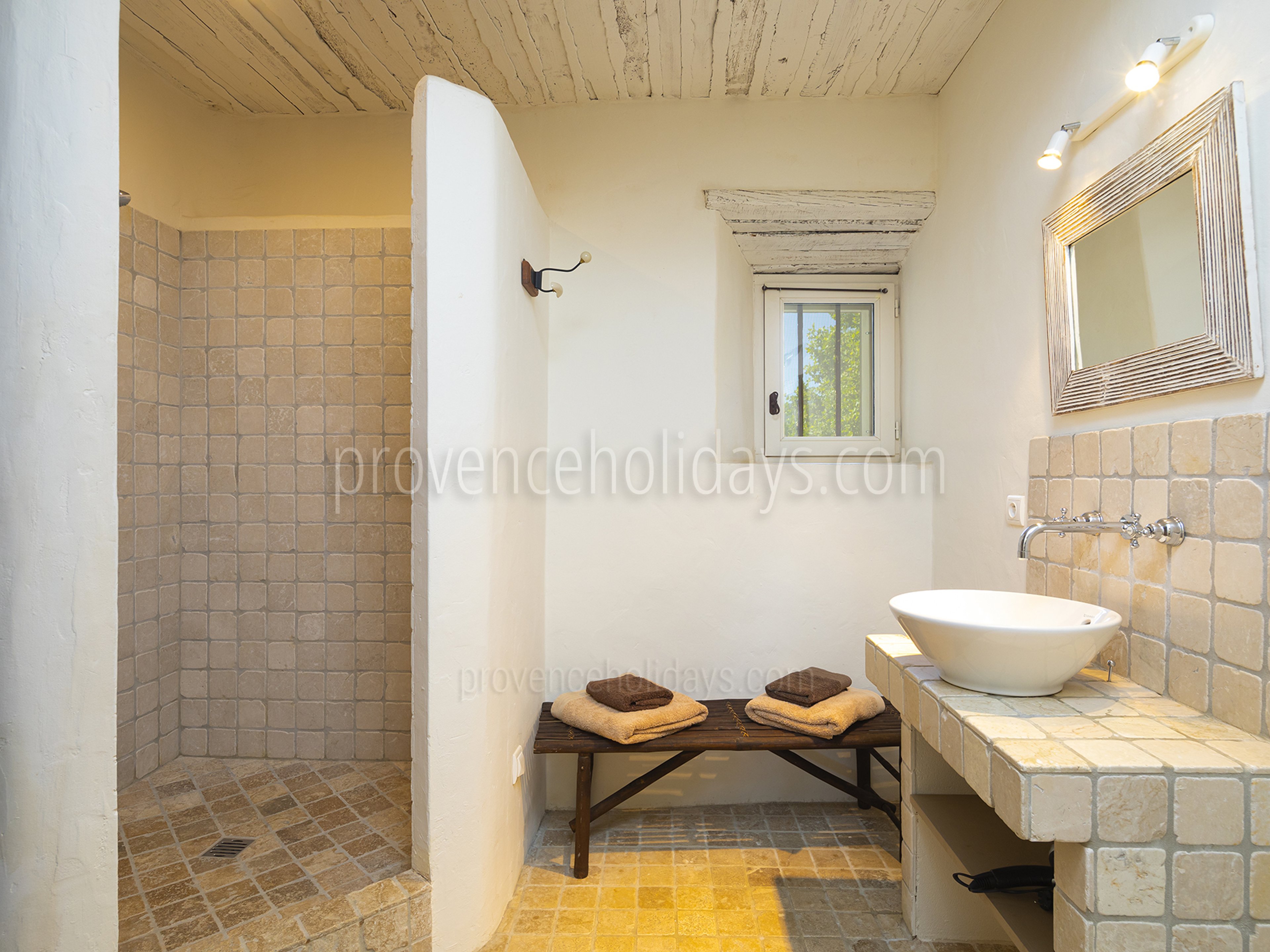 40 - Mas Bonnieux: Villa: Bathroom