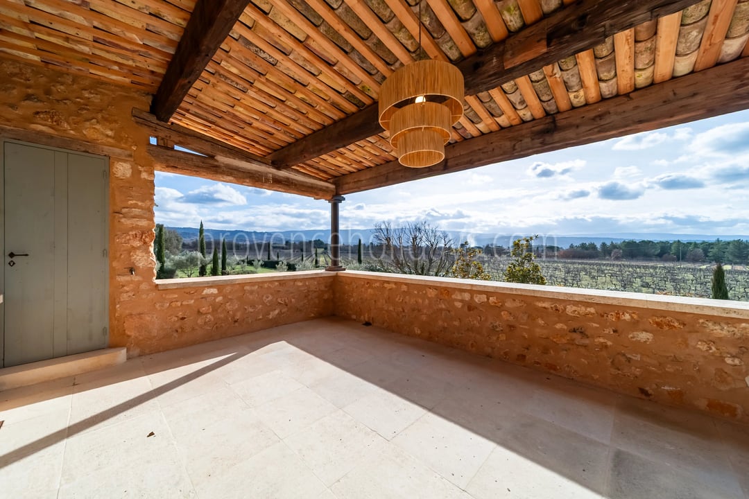 3 - Provençal residence in Bonnieux: Villa: Exterior