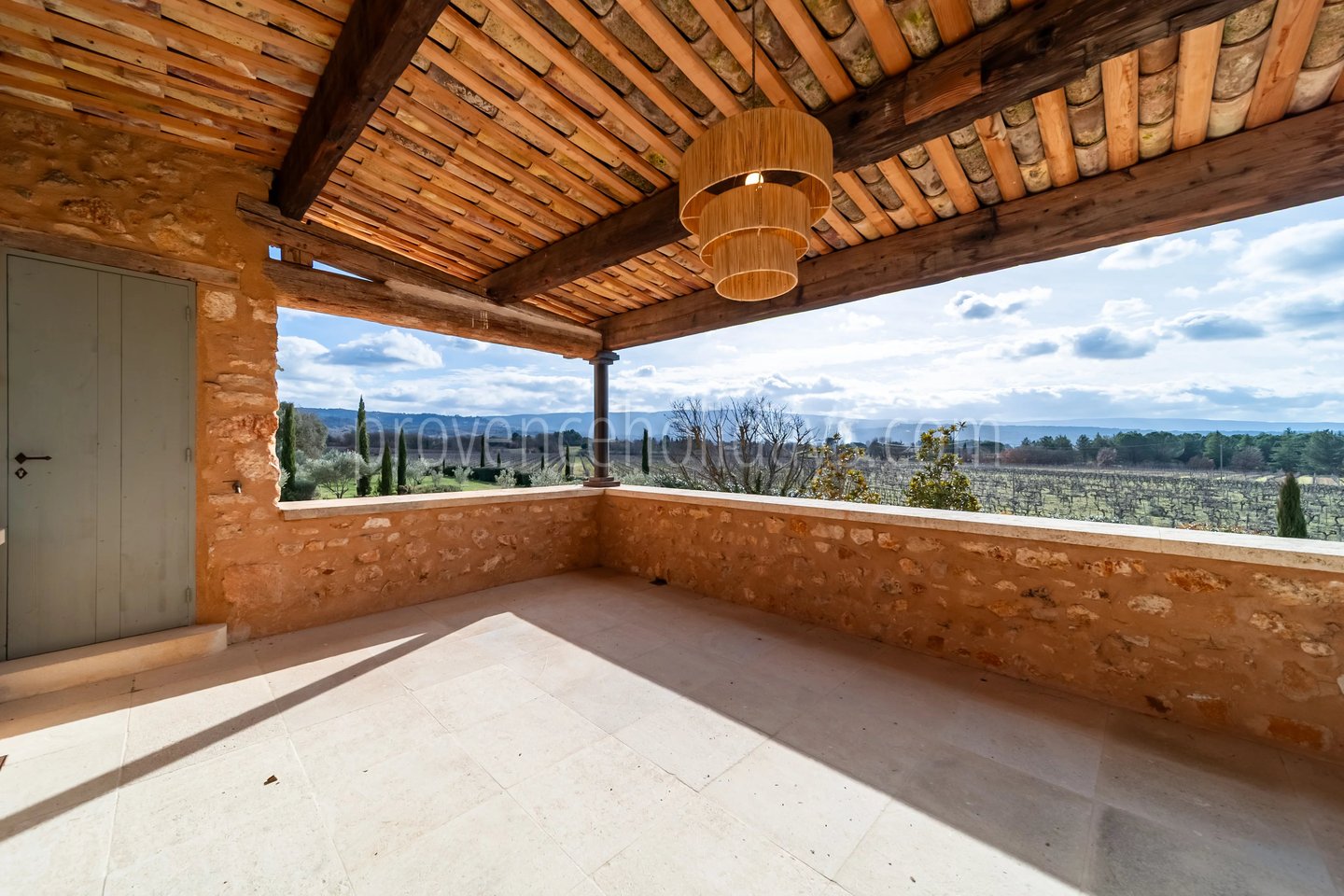3 - Provençal residence in Bonnieux: Villa: Exterior