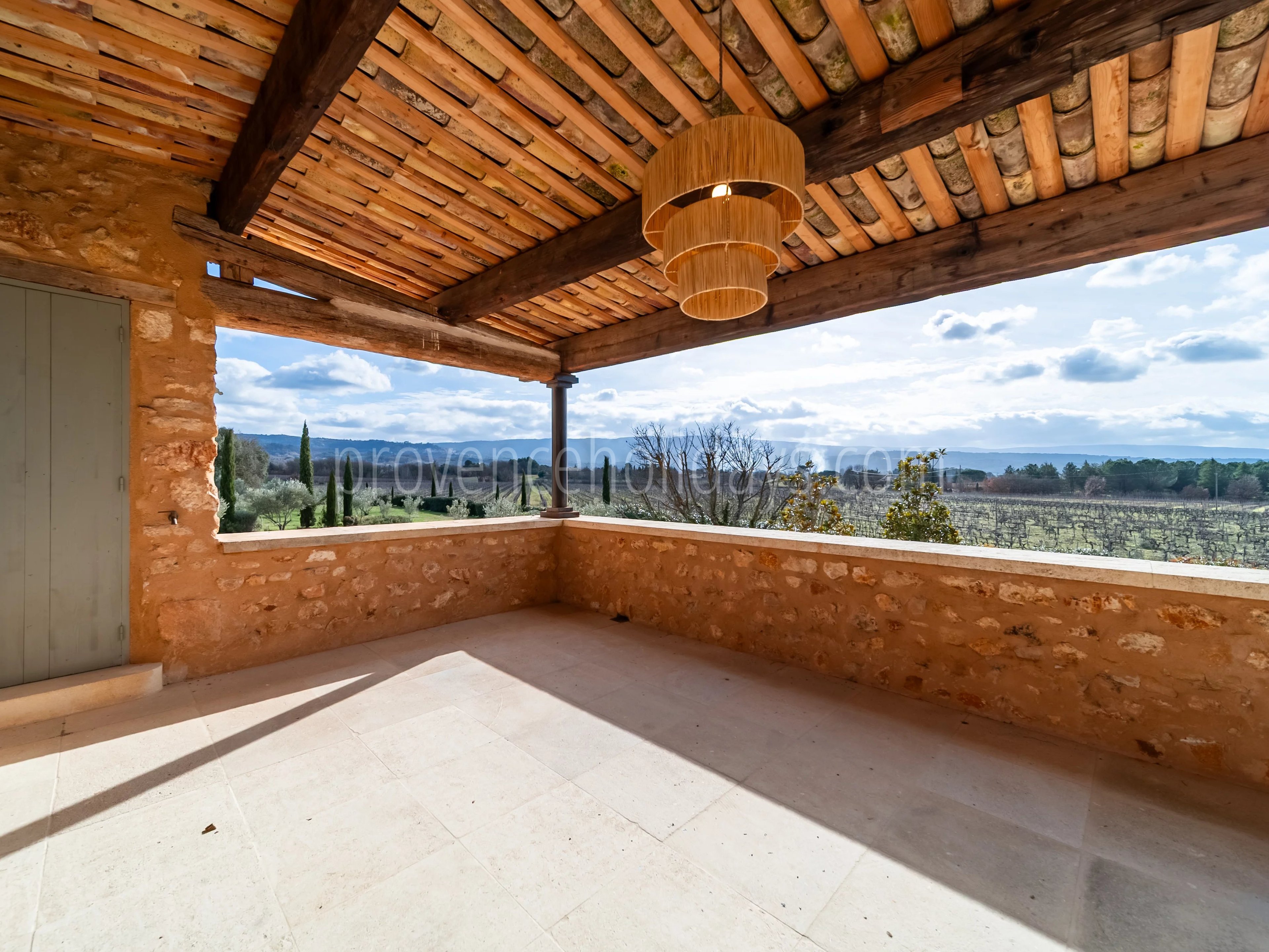 3 - Provençal residence in Bonnieux: Villa: Exterior