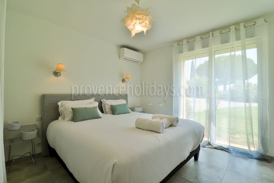 22 - Le Mas du Pêcheur: Villa: Bedroom