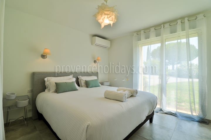 22 - Le Mas du Pêcheur: Villa: Bedroom