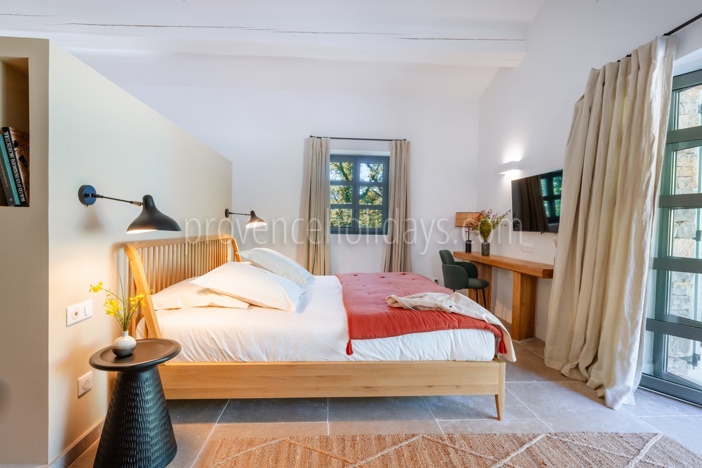 20 - Mas du Vieux Chêne: Villa: Bedroom