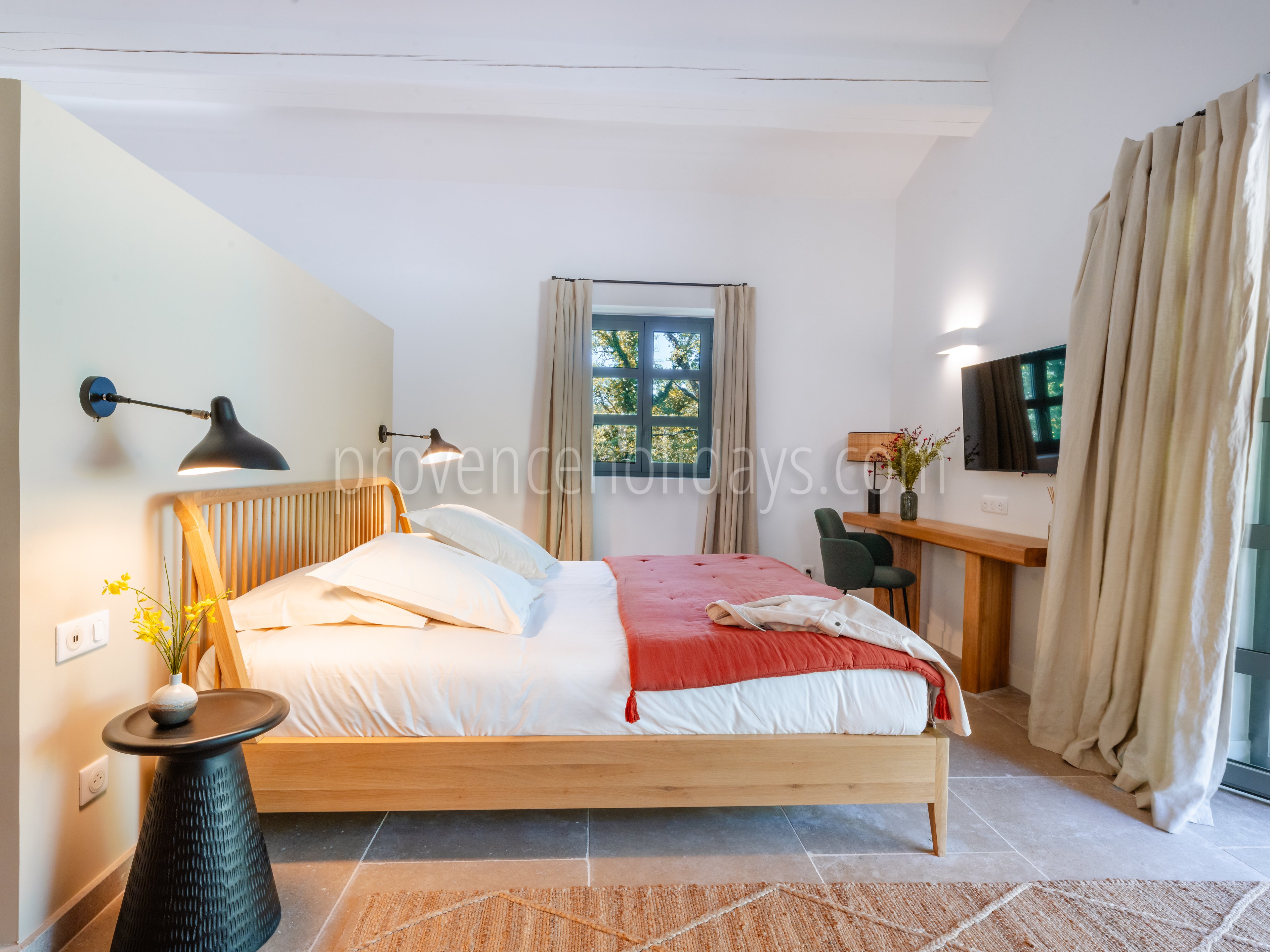 20 - Mas du Vieux Chêne: Villa: Bedroom