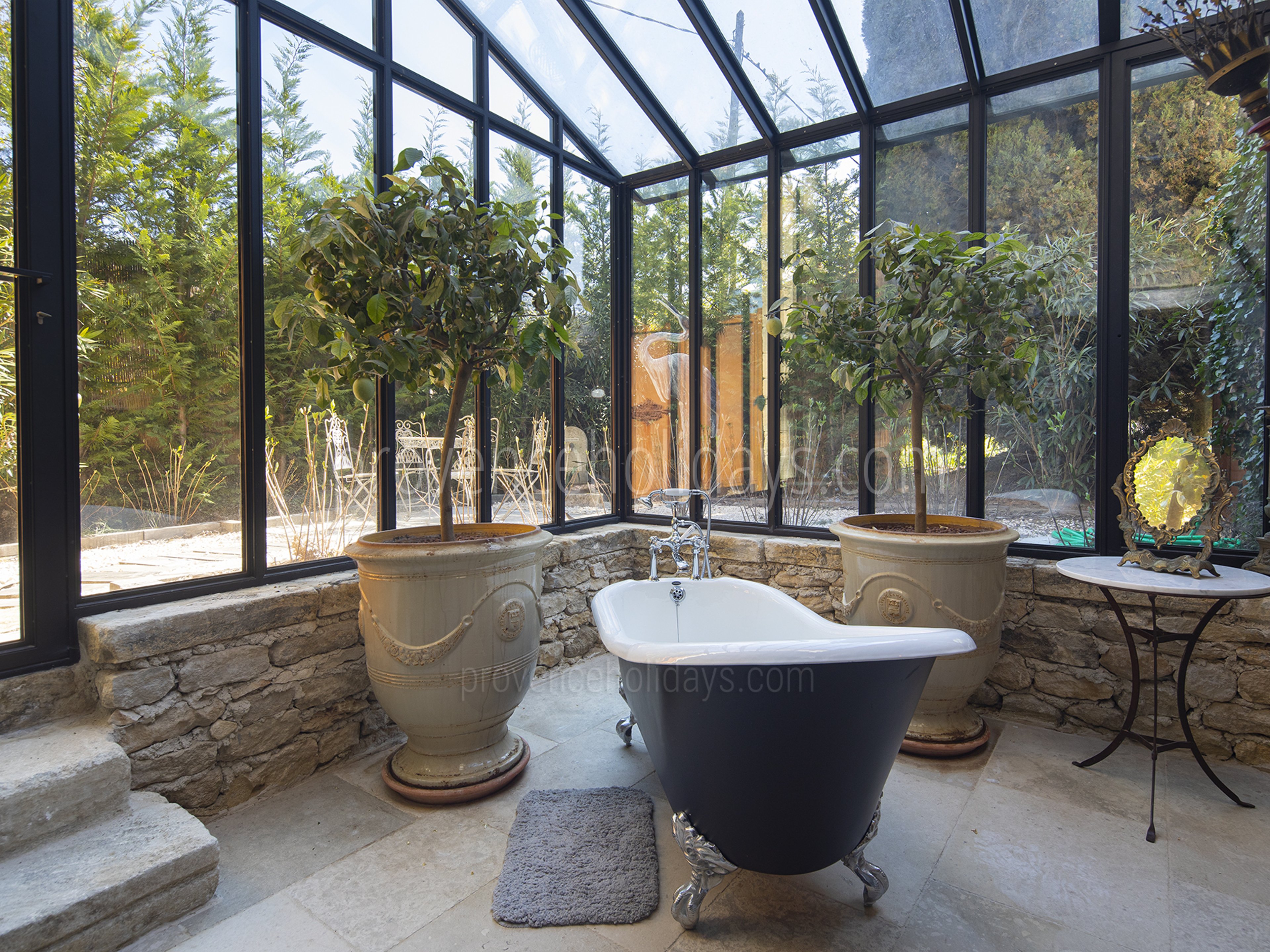30 - Le Mas des Cyprès: Villa: Bedroom