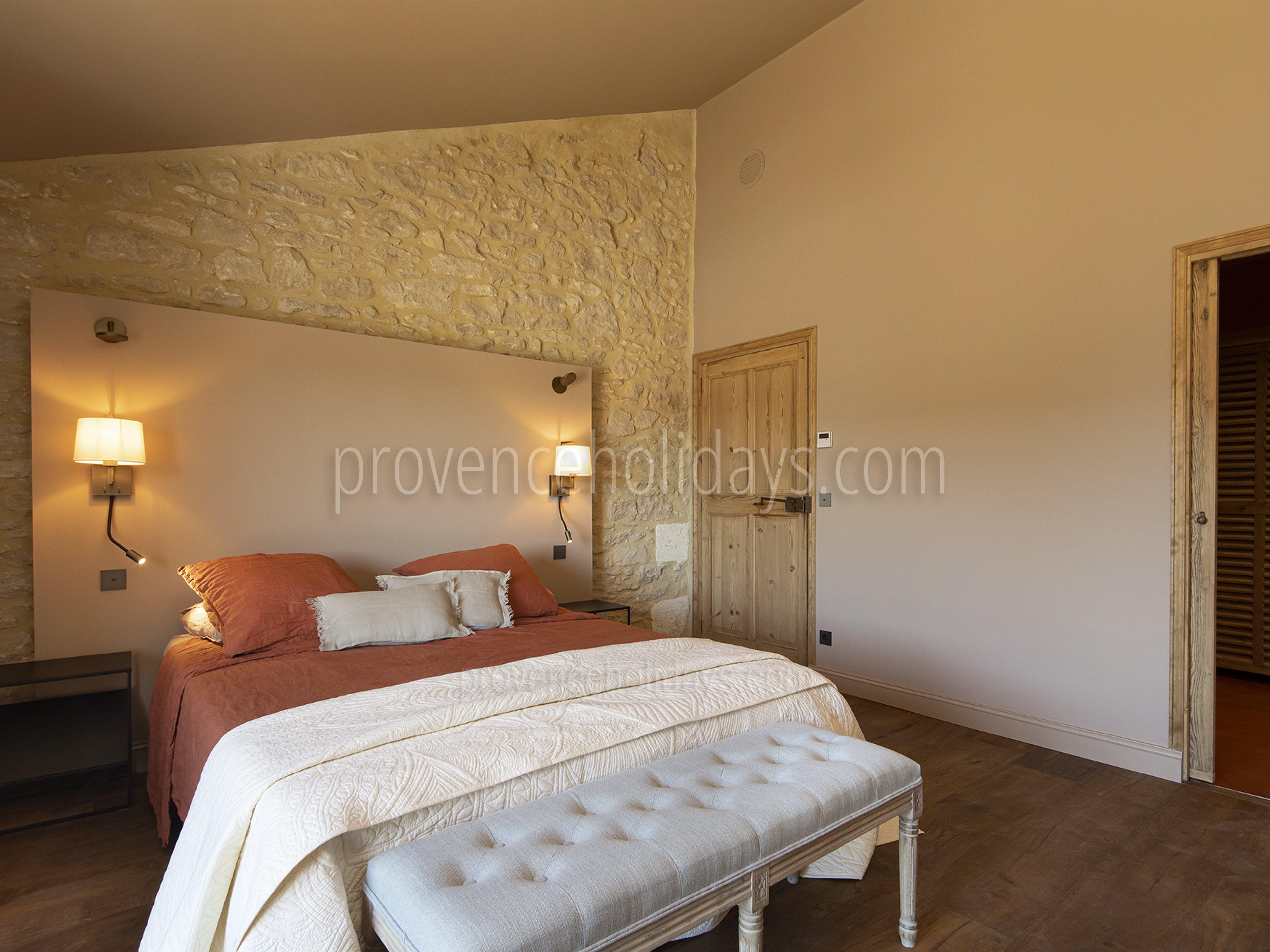 22 - Mas des Lions: Villa: Bedroom