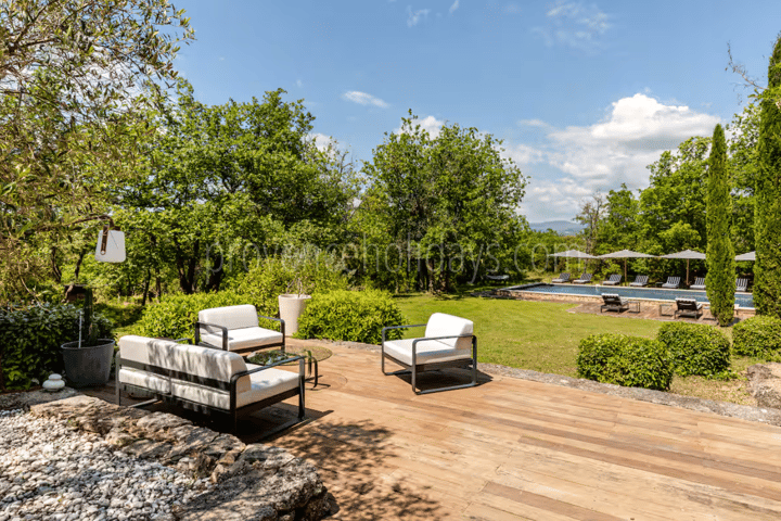 23 - Les Vues du Luberon: Villa: Exterior