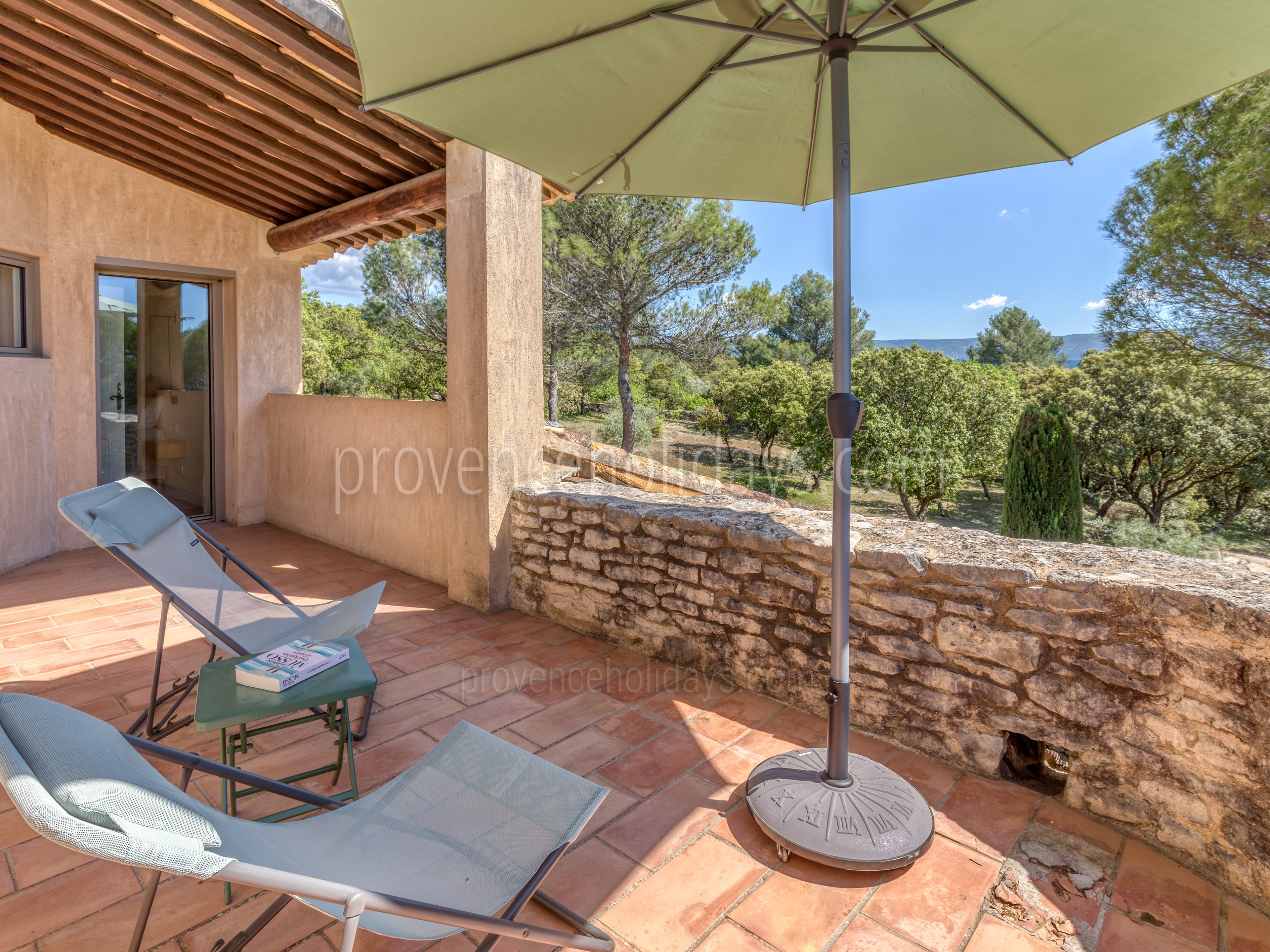 17 - L\'Escapade en Provence: Villa: Exterior