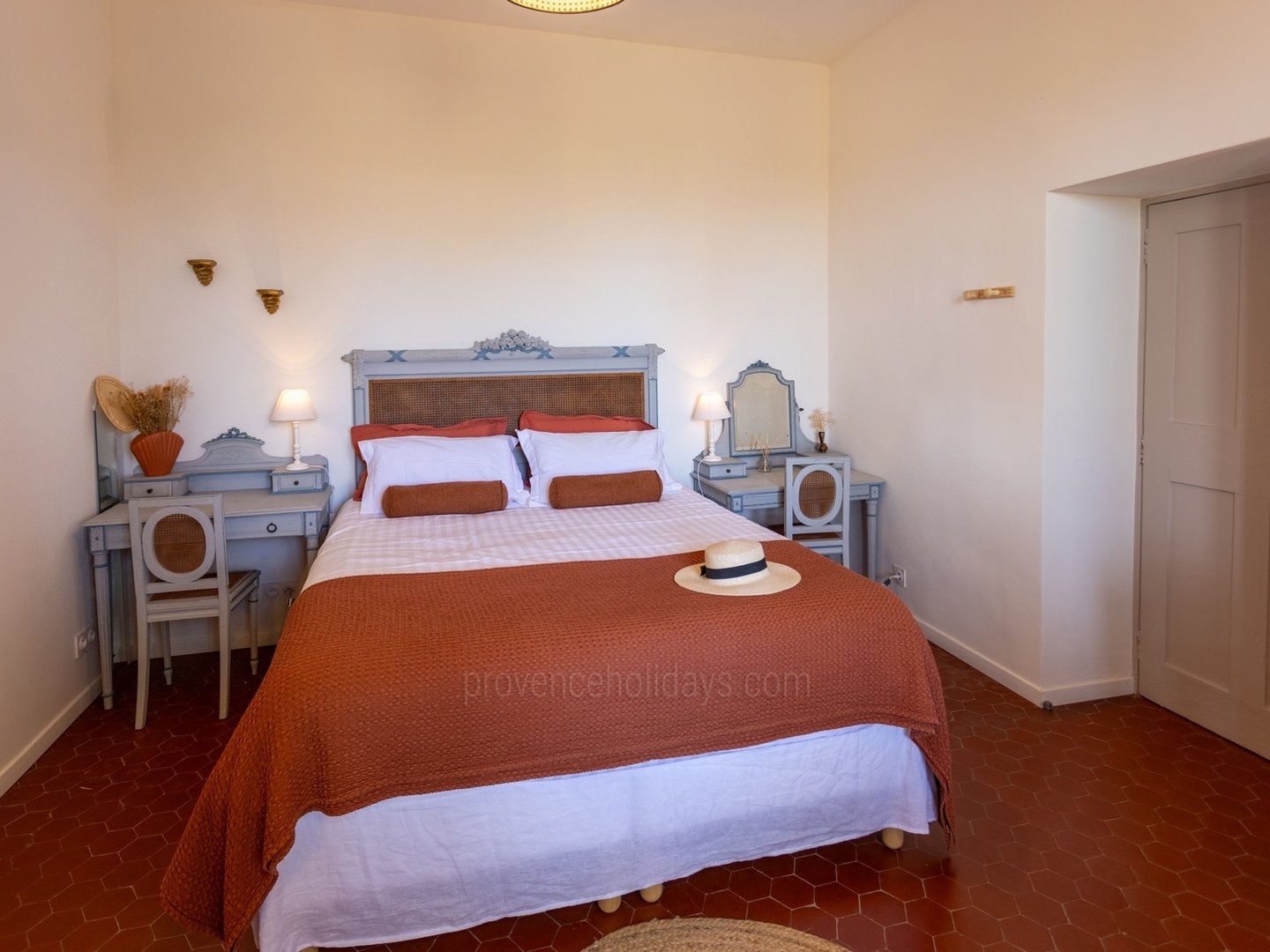 15 - Bastide Le Pradet: Villa: Bedroom