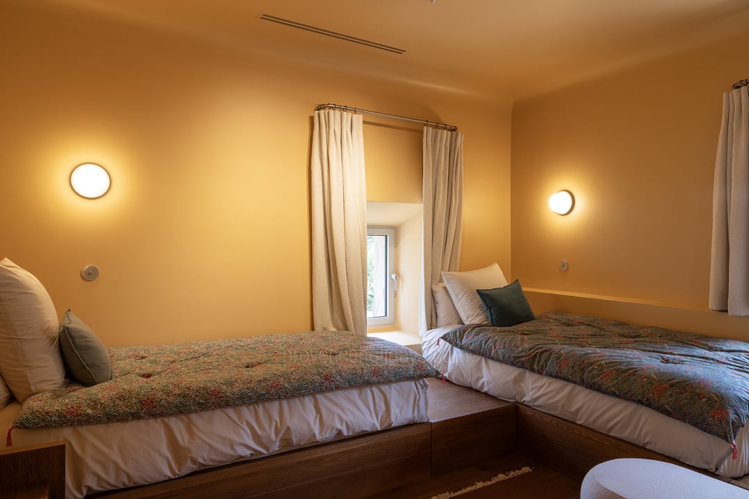 25 - Grand Mas de Provence: Villa: Bedroom