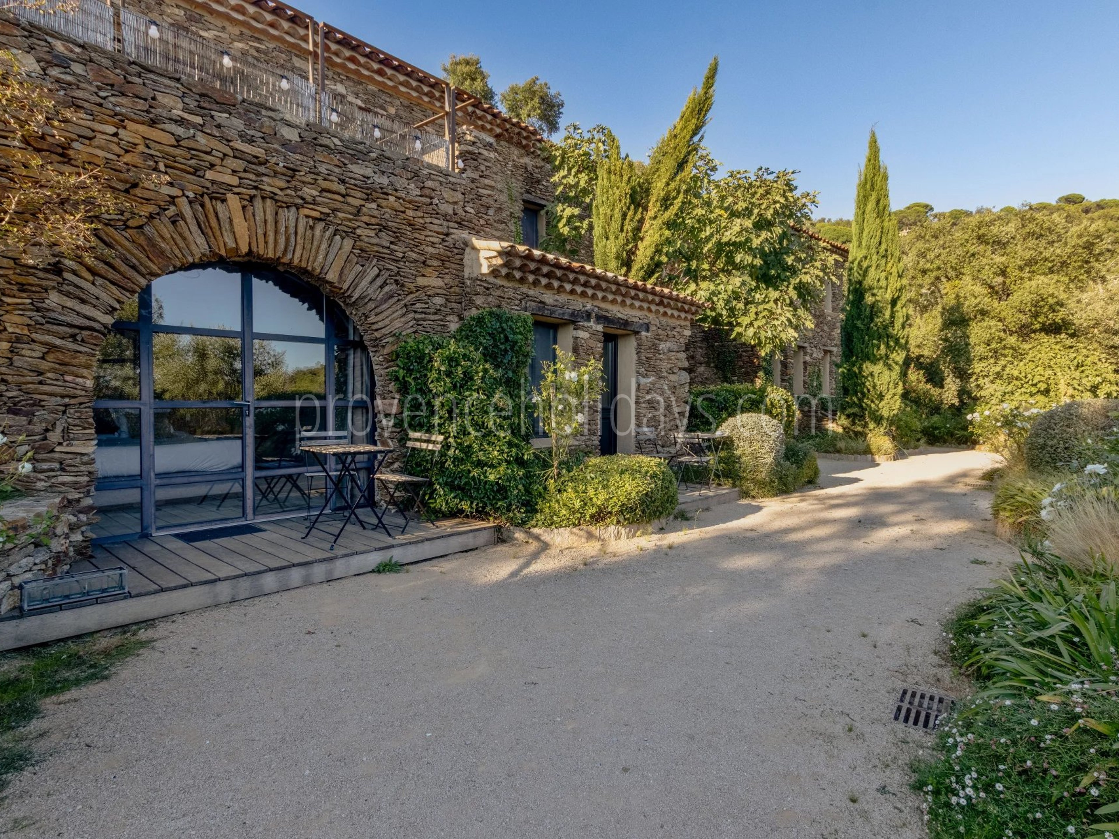 1 - Stone estate in La Garde-Freinet: Villa: Exterior