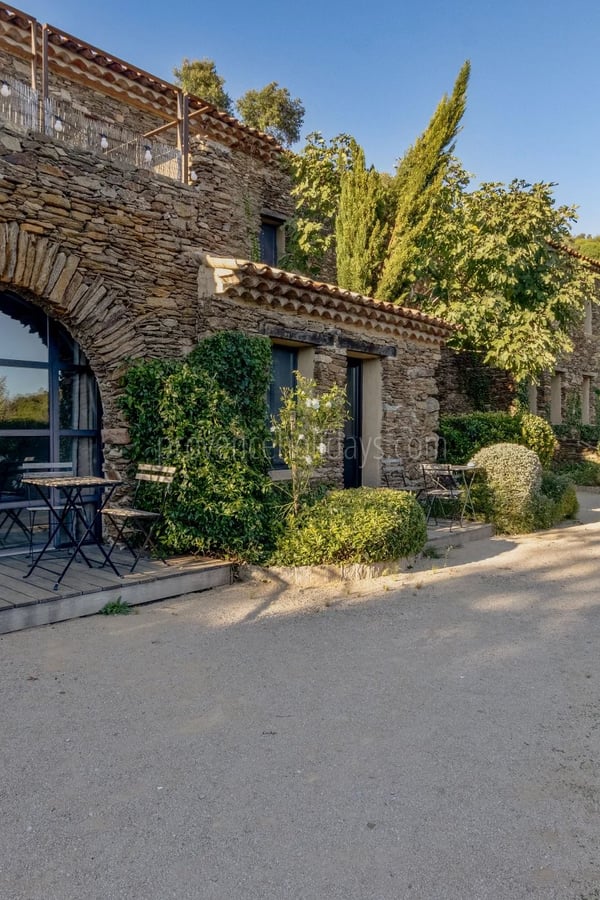 1 - Stone estate in La Garde-Freinet: Villa: Exterior