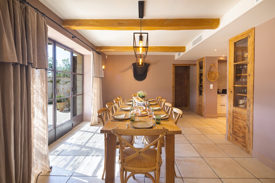 34 - Mas de Provence: Villa: Interior