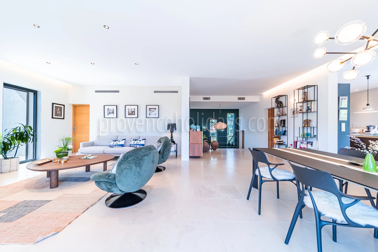 22 - Villa with pool in Gordes: Villa: Interior