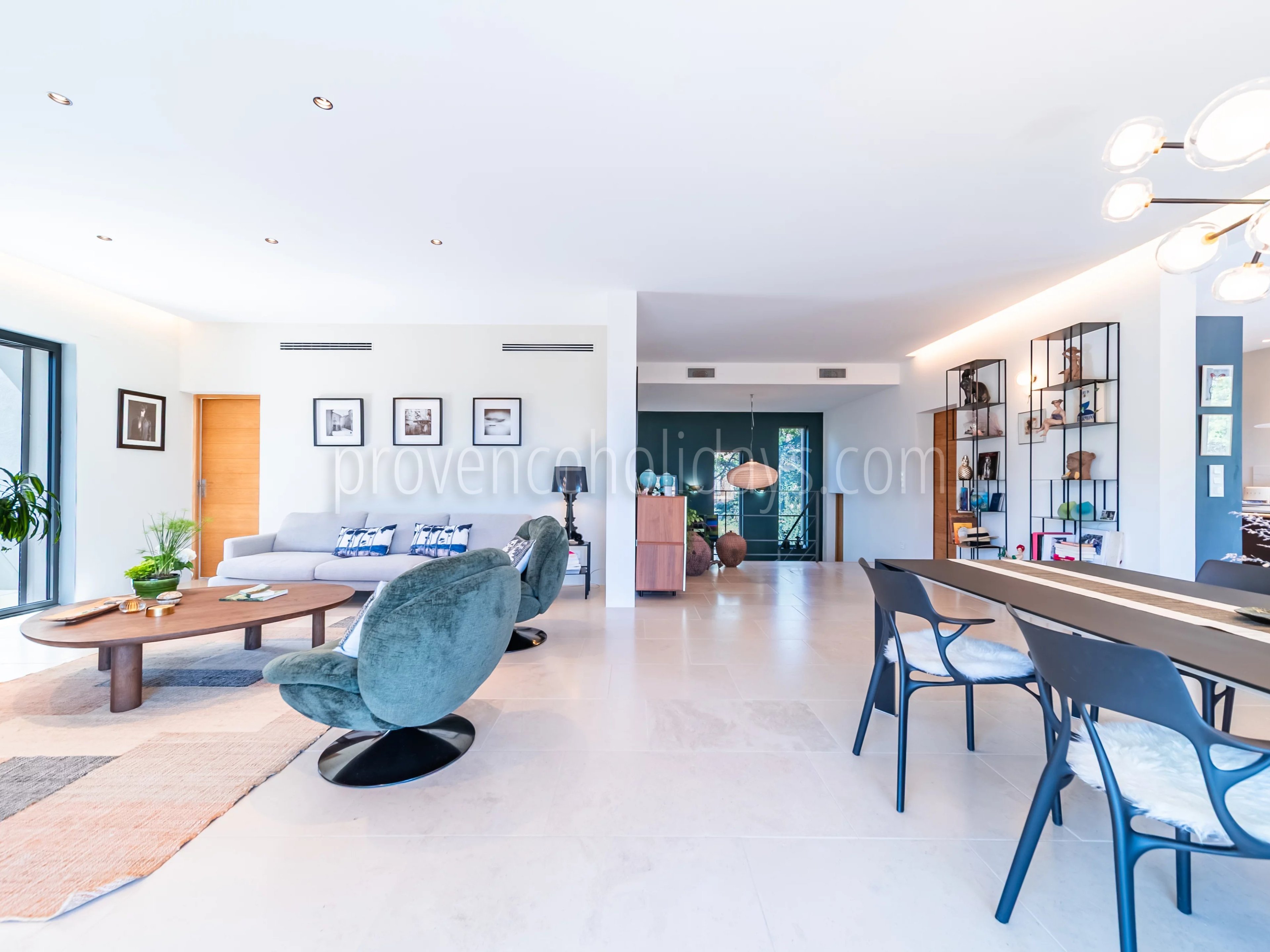 22 - Villa with pool in Gordes: Villa: Interior