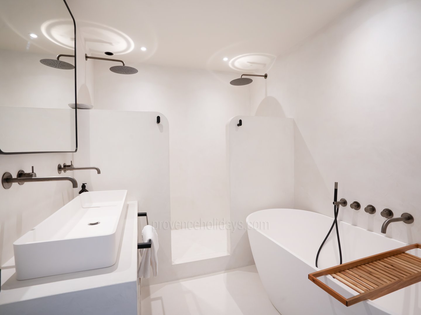 10 - Villa Honora: Villa: Bathroom