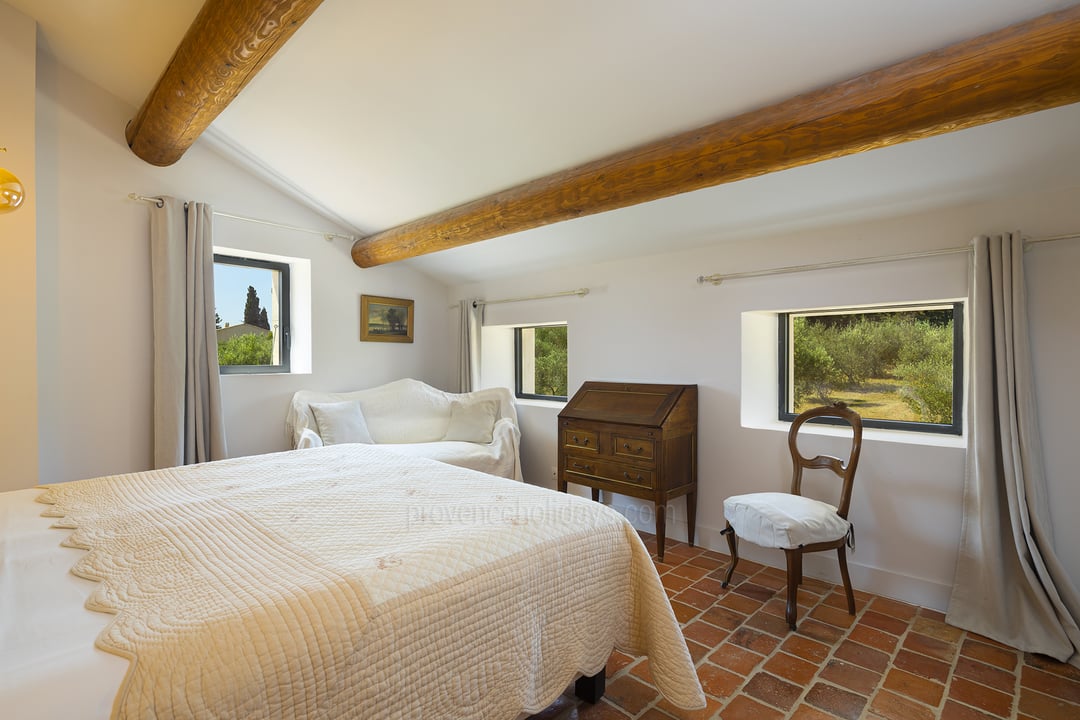 27 - Mas Alpilles: Villa: Bedroom