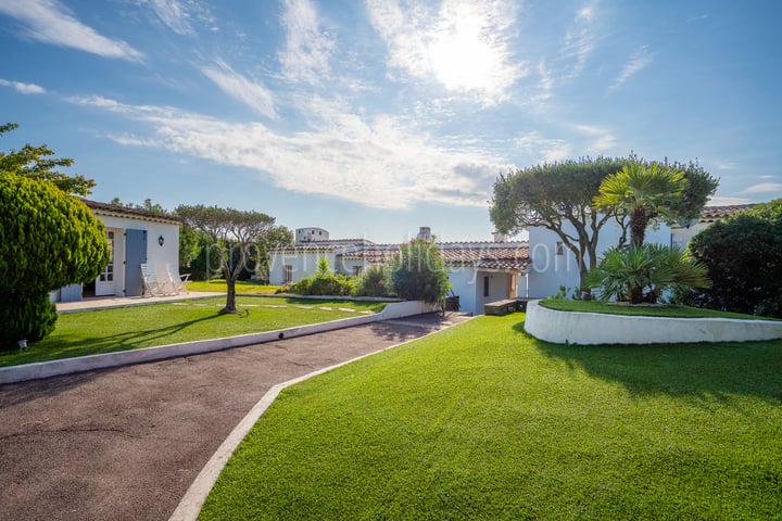 34 - Azur Sérénité: Villa: Exterior