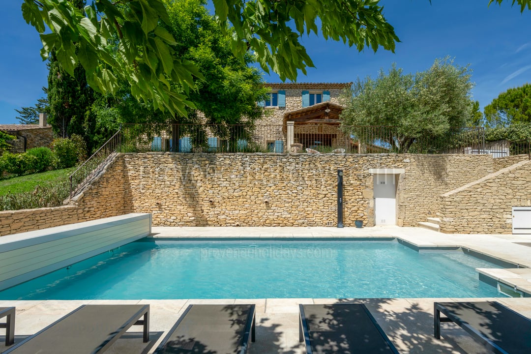 Renovierte, klimatisierte Villa mit Pool nur wenige Minuten von Gordes entfernt