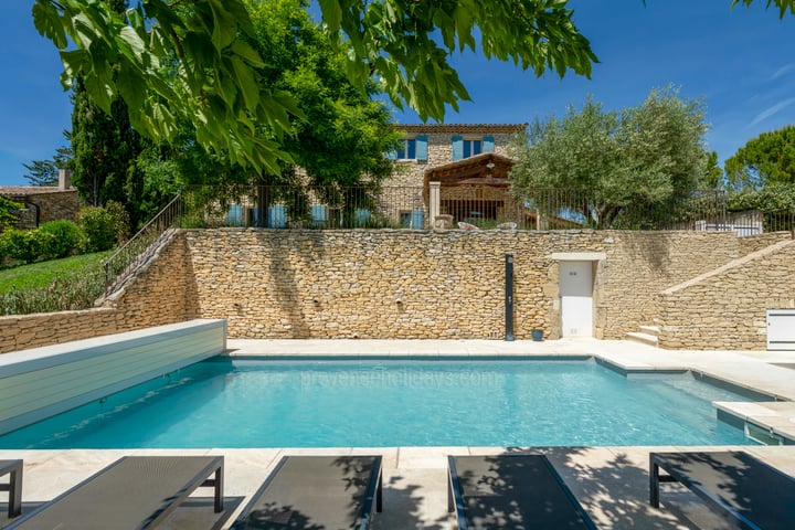 Gerenoveerde villa met airconditioning en zwembad op slechts enkele minuten van Gordes