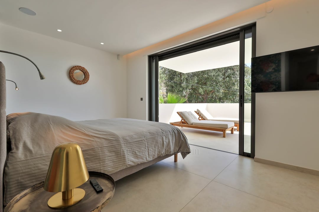10 - Villa Clairazur: Villa: Bedroom