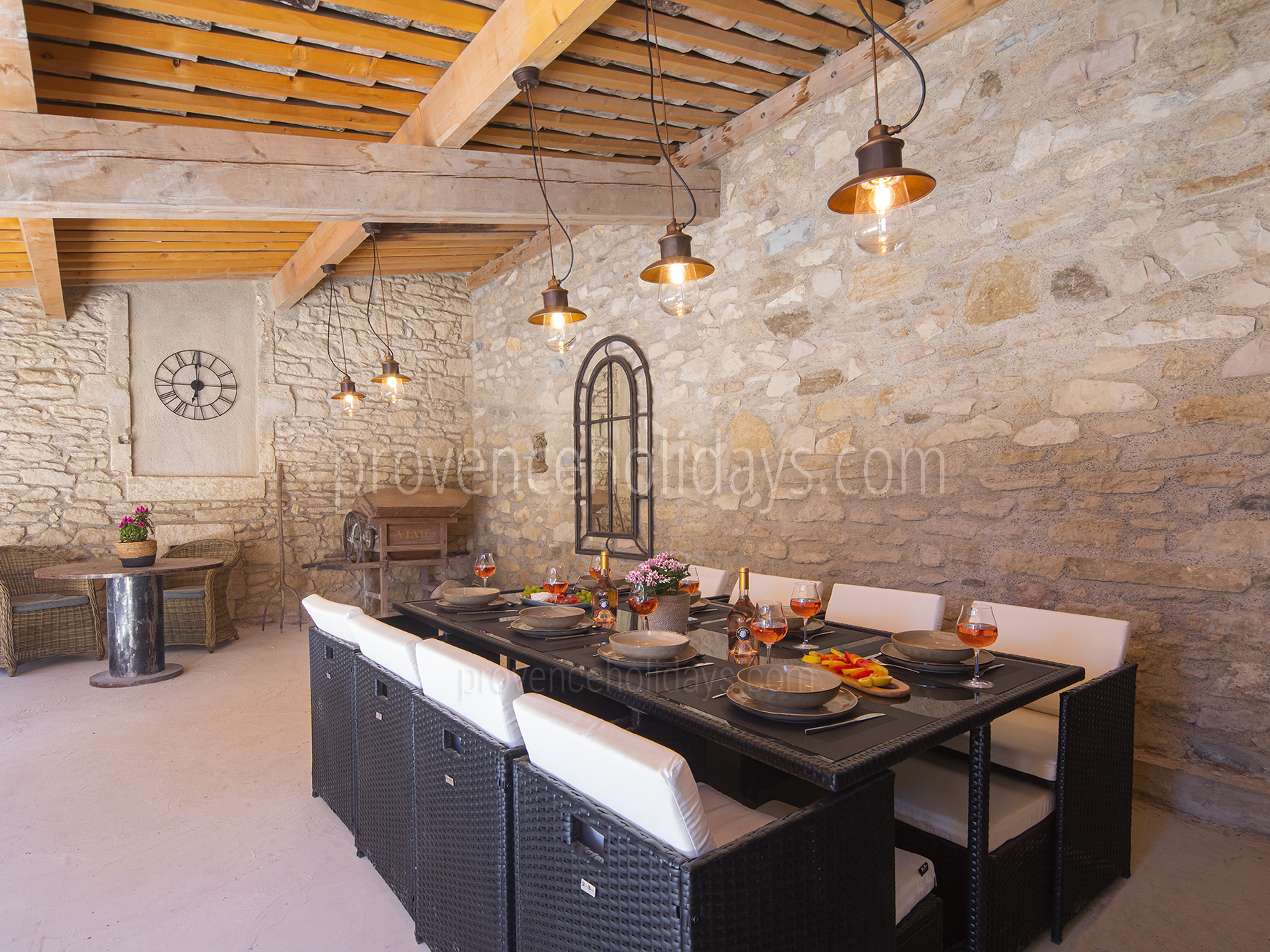 17 - Mas des Lions: Villa: Interior