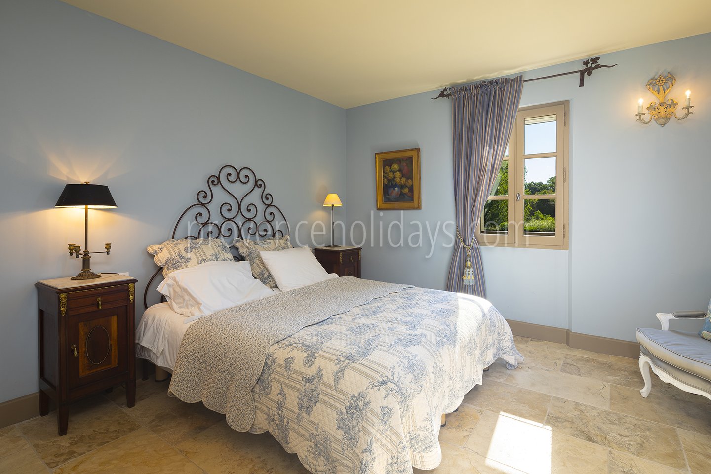 10 - Maison des Oliviers: Villa: Bedroom