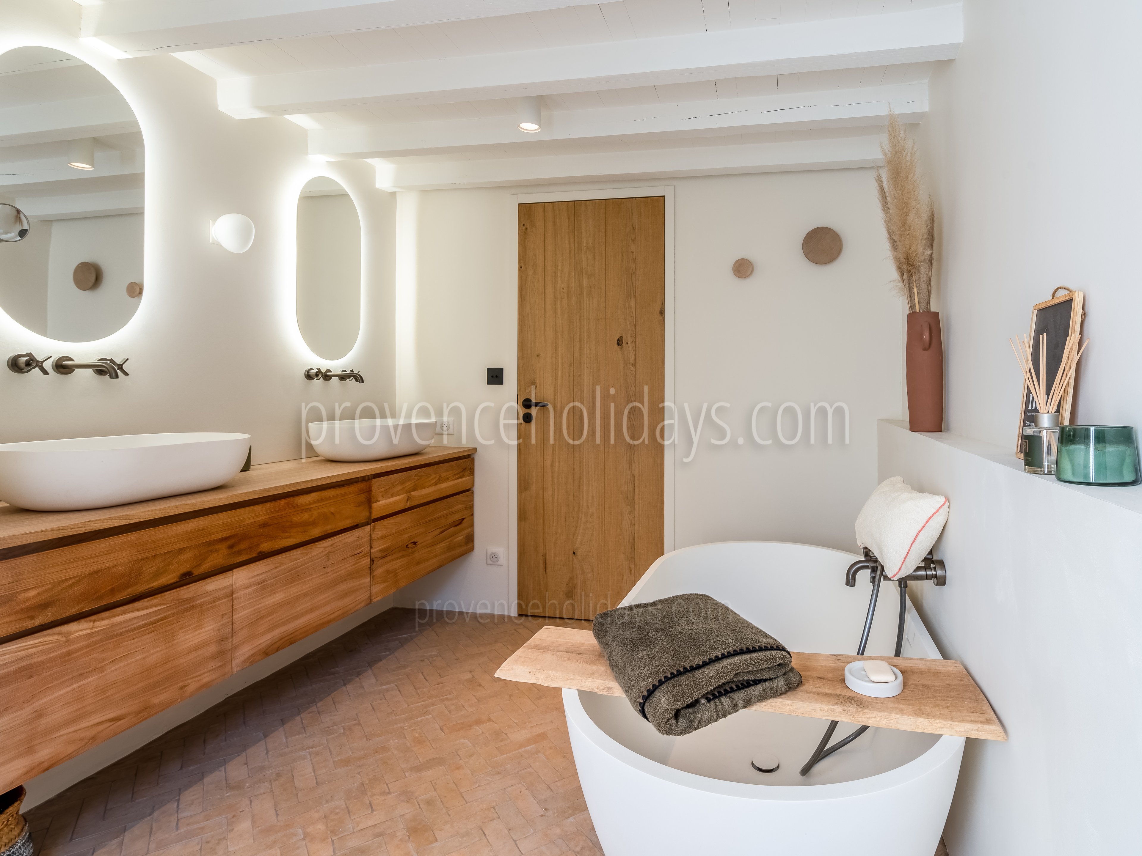 50 - Mas de Venasque: Villa: Bathroom