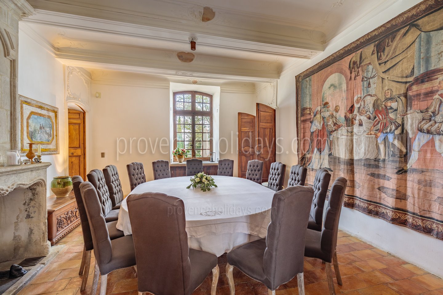 69 - Château de Luberon: Villa: Interior
