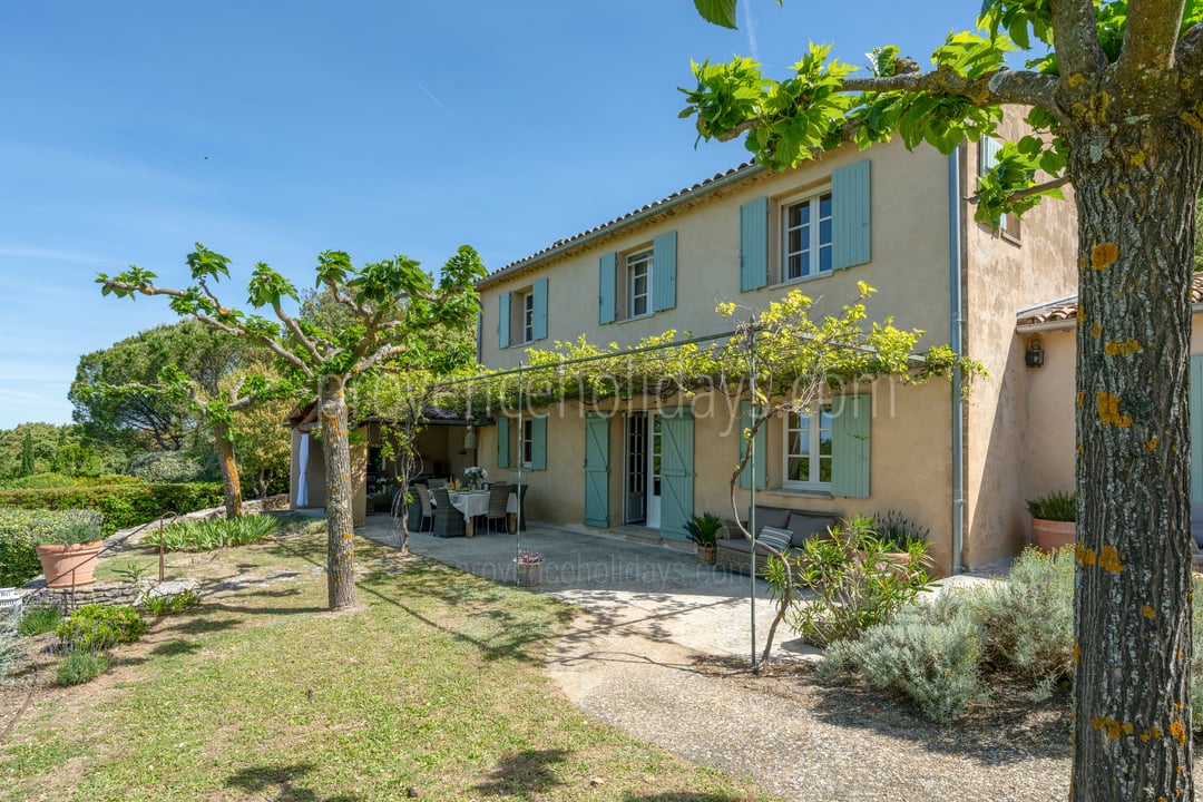 9 - Le Mas des Proles: Villa: Exterior