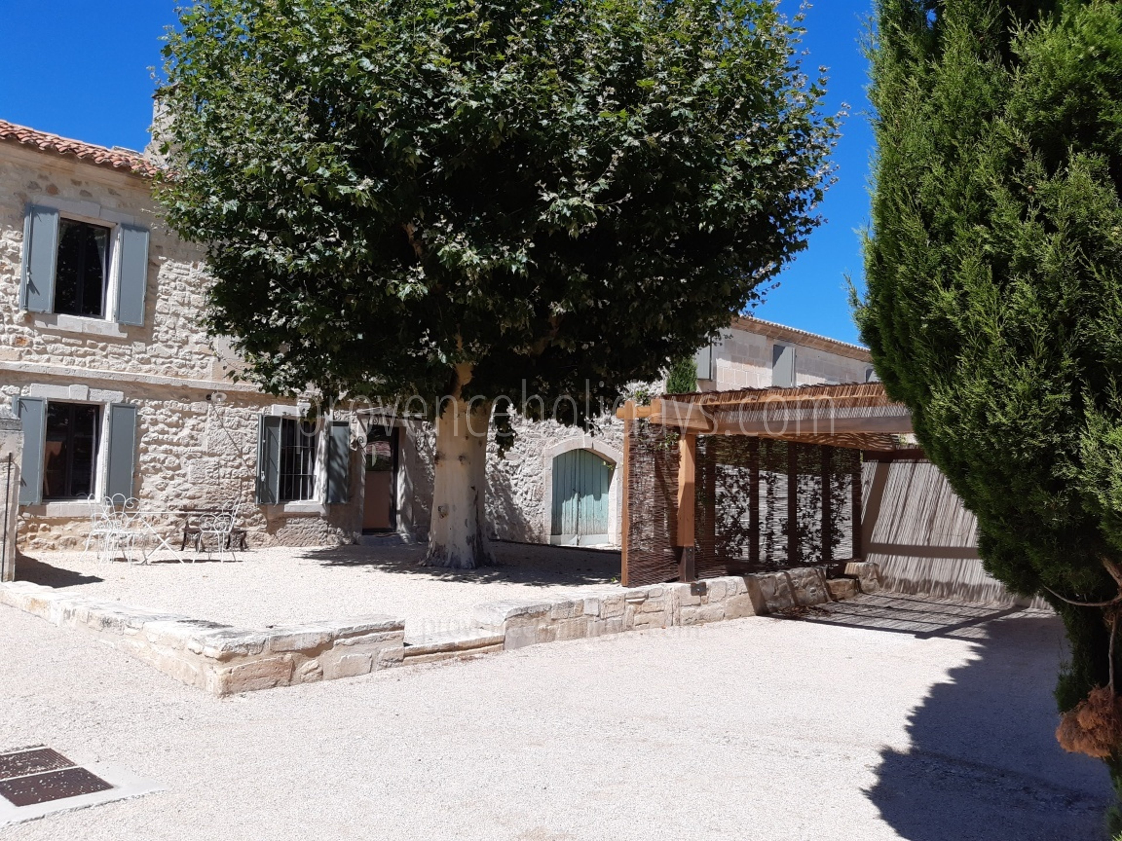 35 - Mas Alpilles: Villa: Exterior