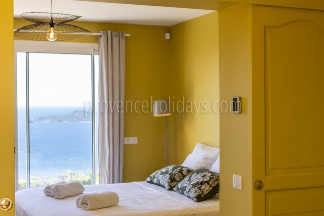 73 - Villa du Var: Villa: Bedroom