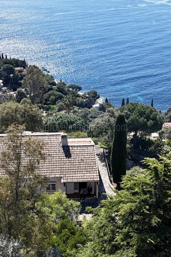 1 - Woning uit de jaren 70 in Rayol-Canadel-sur-Mer: Villa: Exterior