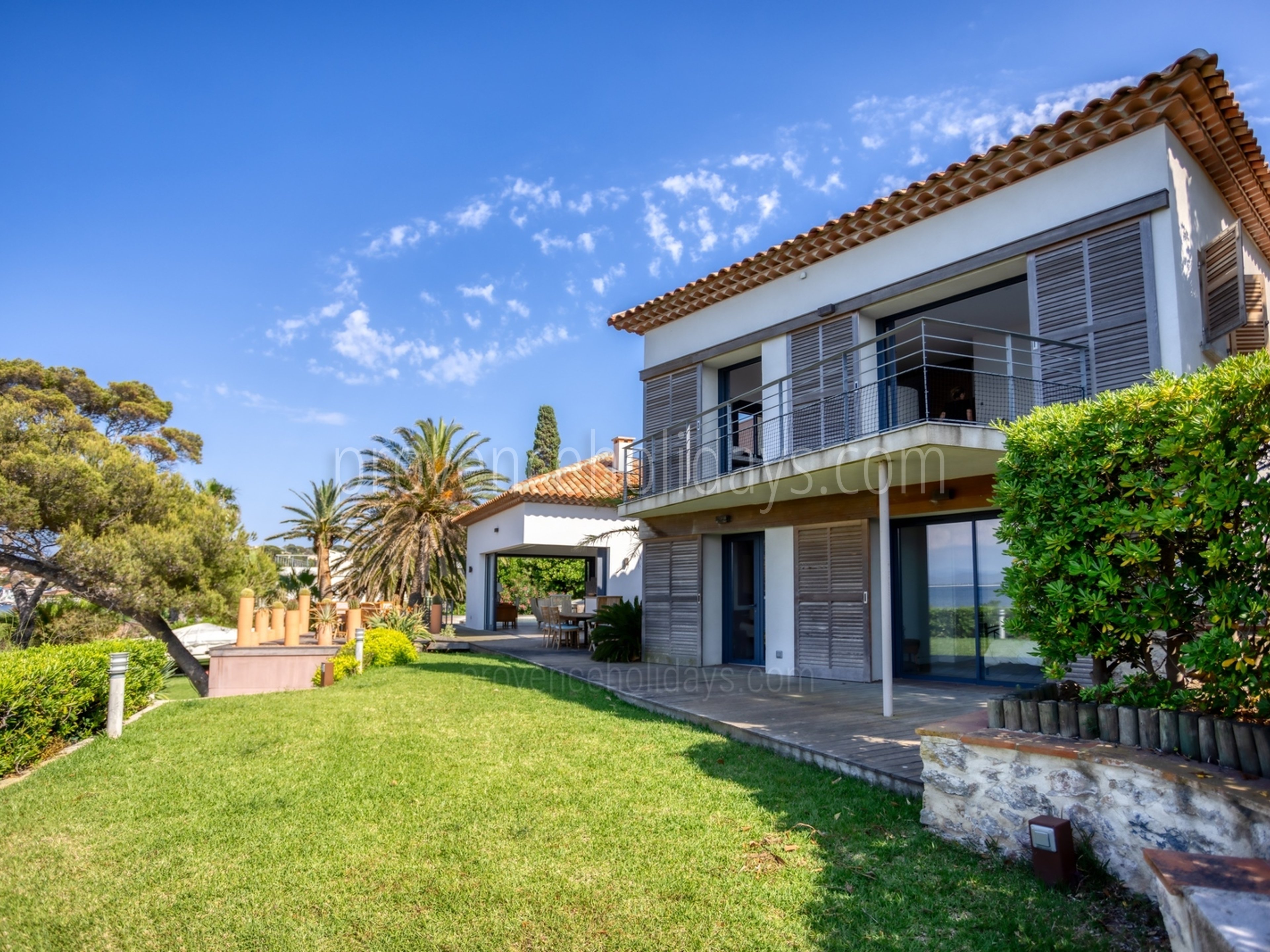 9 - Villa Giens: Villa: Exterior