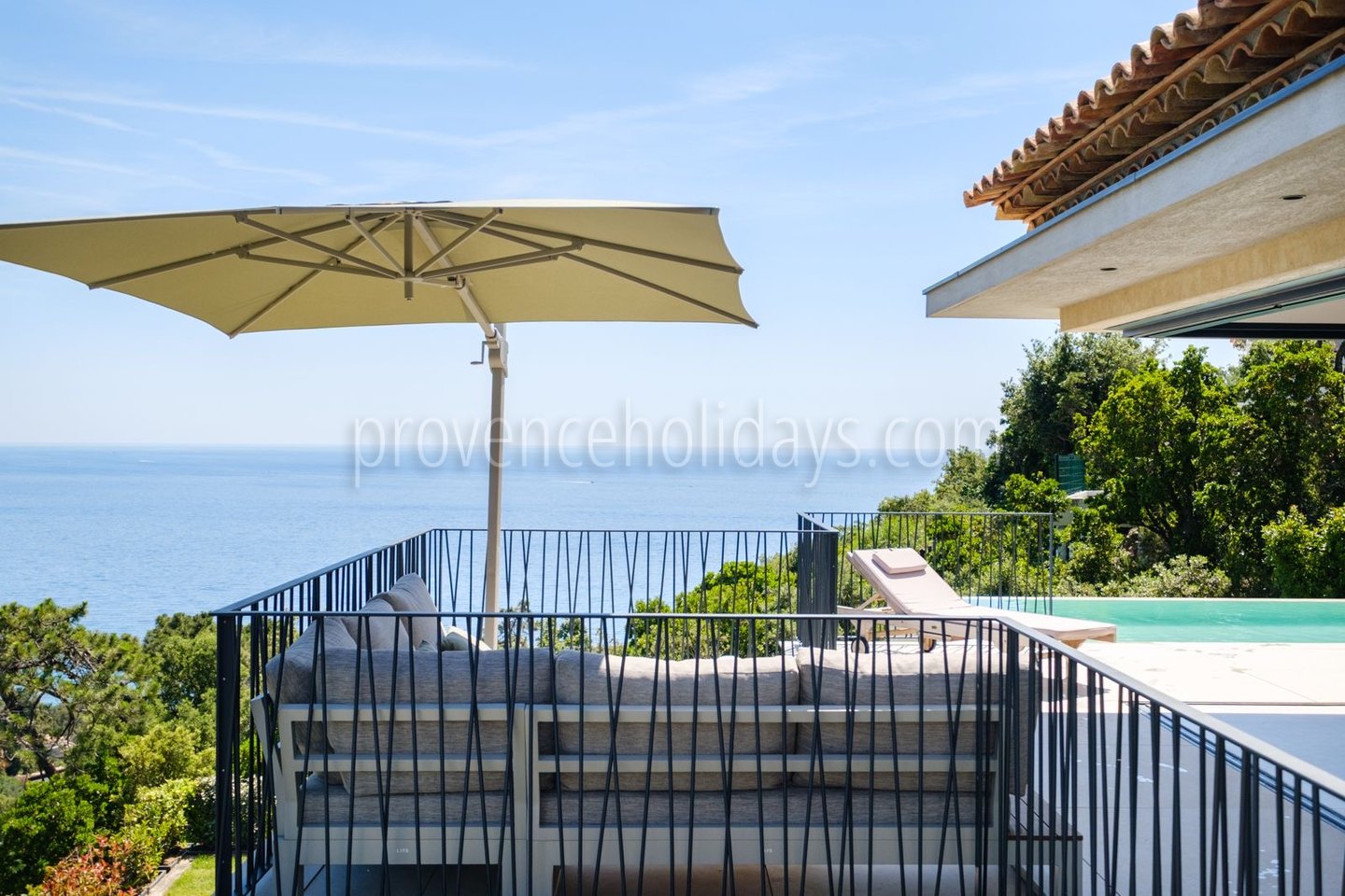 27 - Villa Riviera: Villa: Exterior