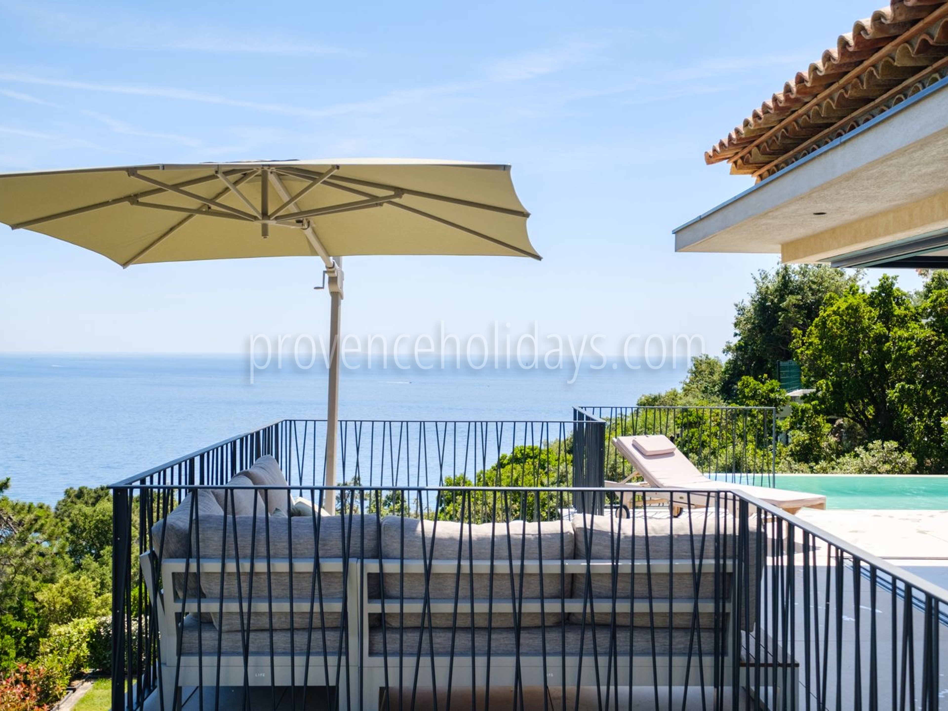 27 - Villa Riviera: Villa: Exterior