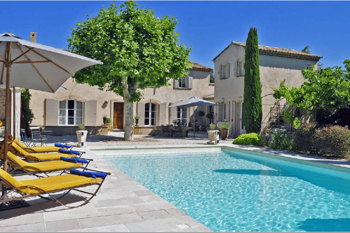 Belle propriété avec piscine chauffée à Eygalières