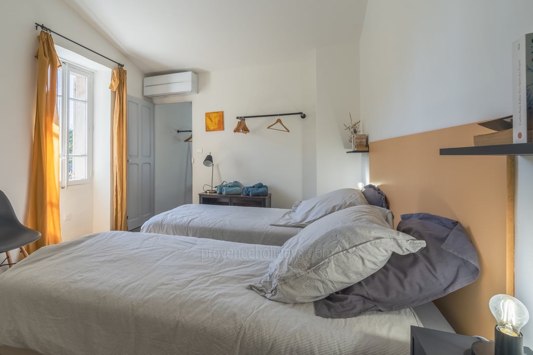 32 - Mas du Taureau: Villa: Bedroom