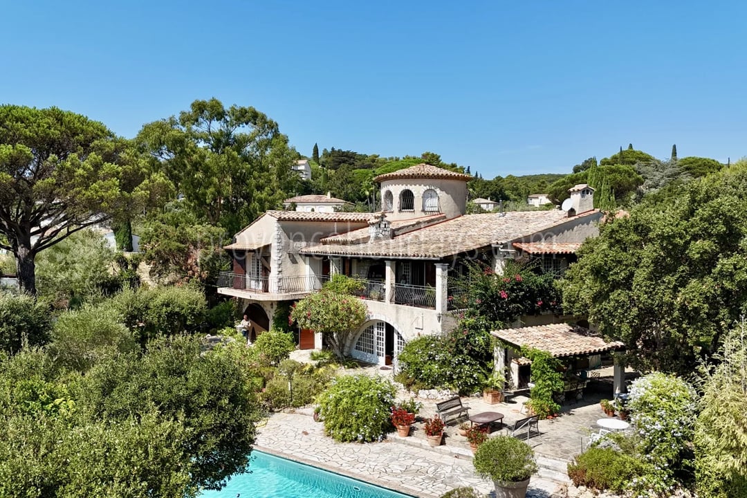 3 - Bastide de caractère à Grimaud: Villa: Exterior