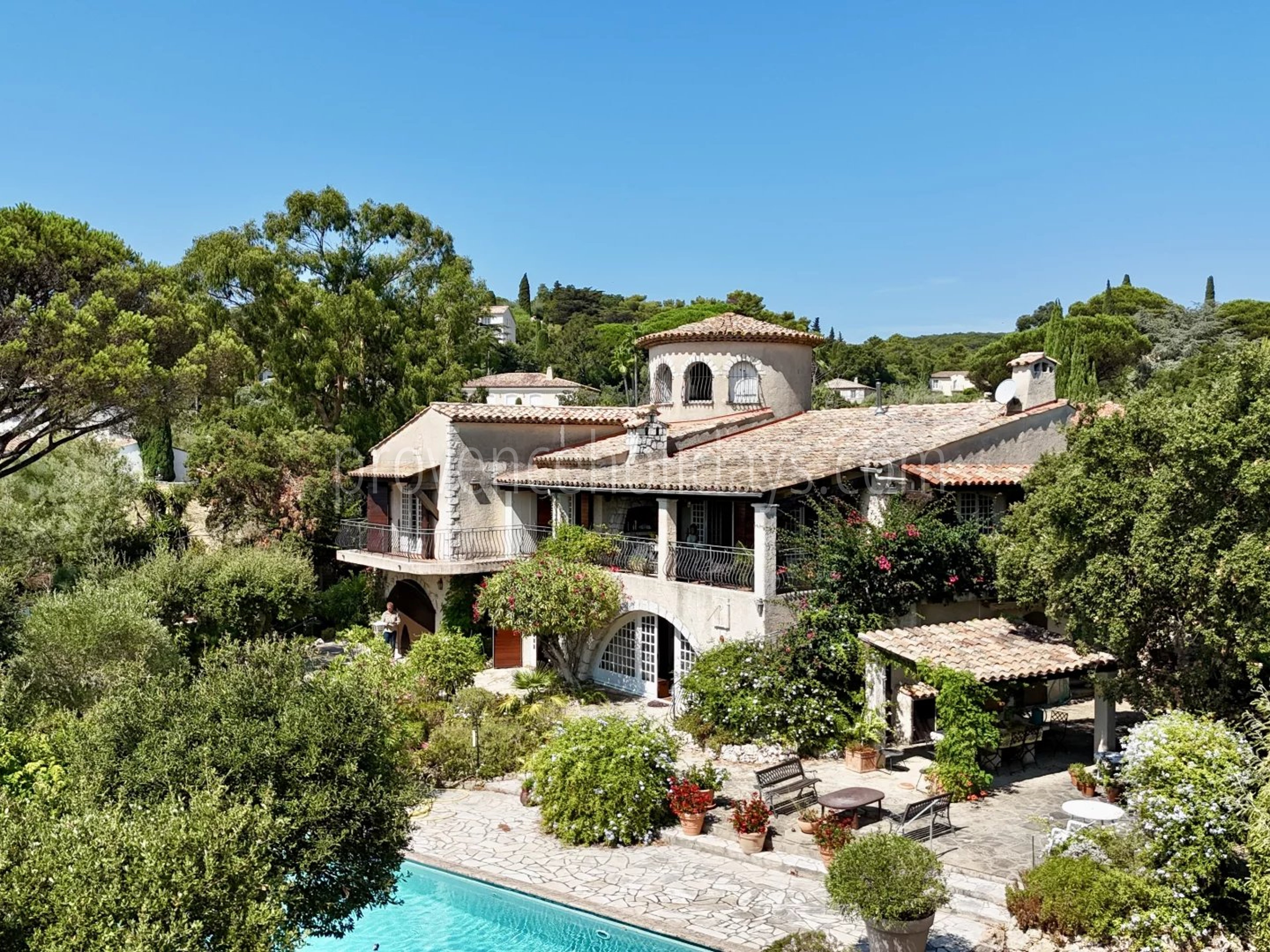 3 - Bastide de caractère à Grimaud: Villa: Exterior
