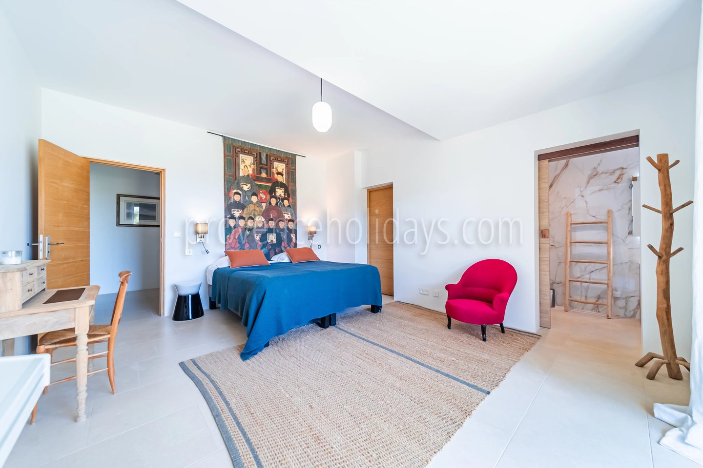 13 - Villa with pool in Gordes: Villa: Bedroom