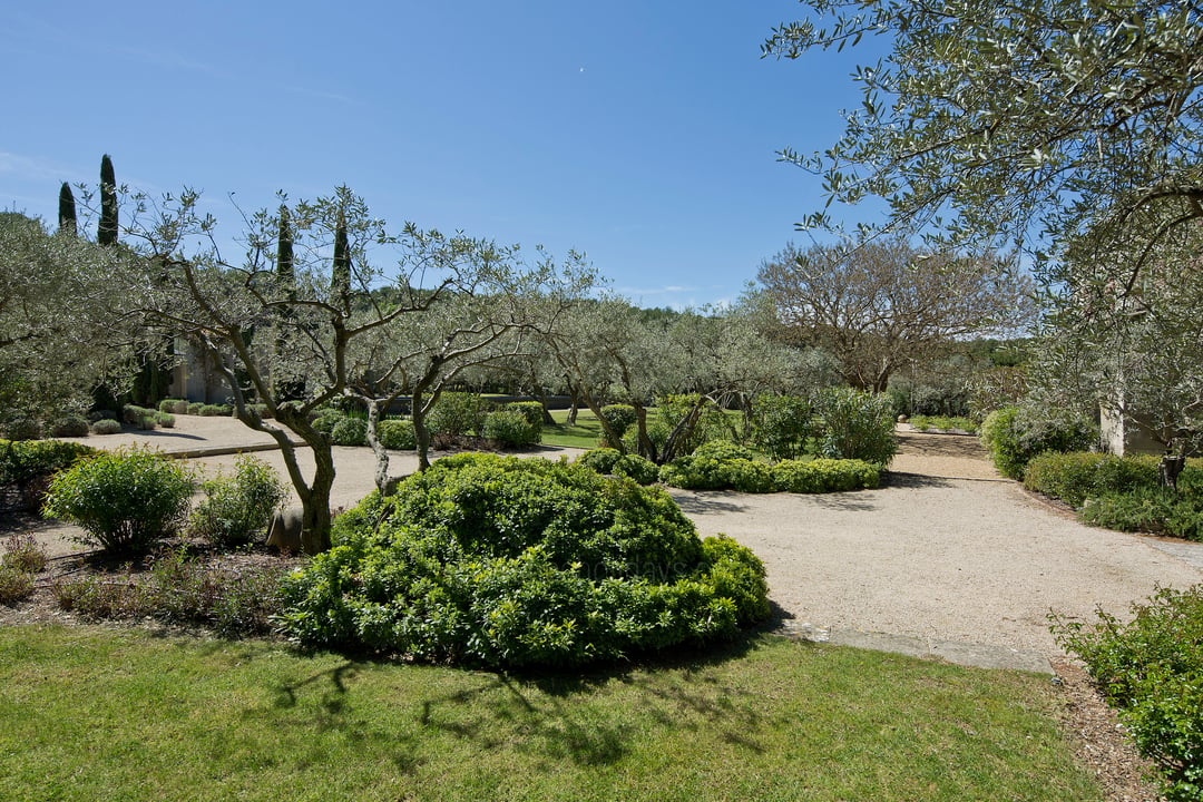 19 - Mas des Alpilles: Villa: Exterior