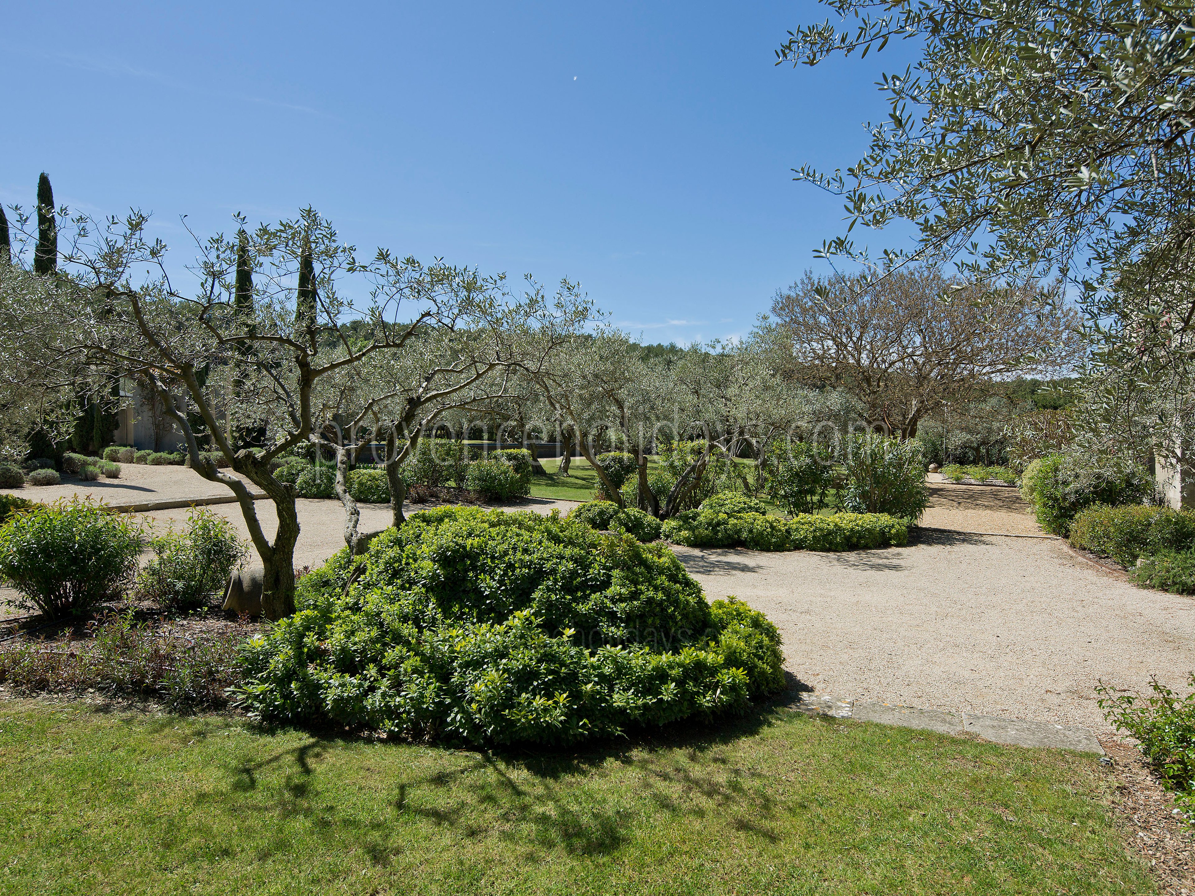 19 - Mas des Alpilles: Villa: Exterior