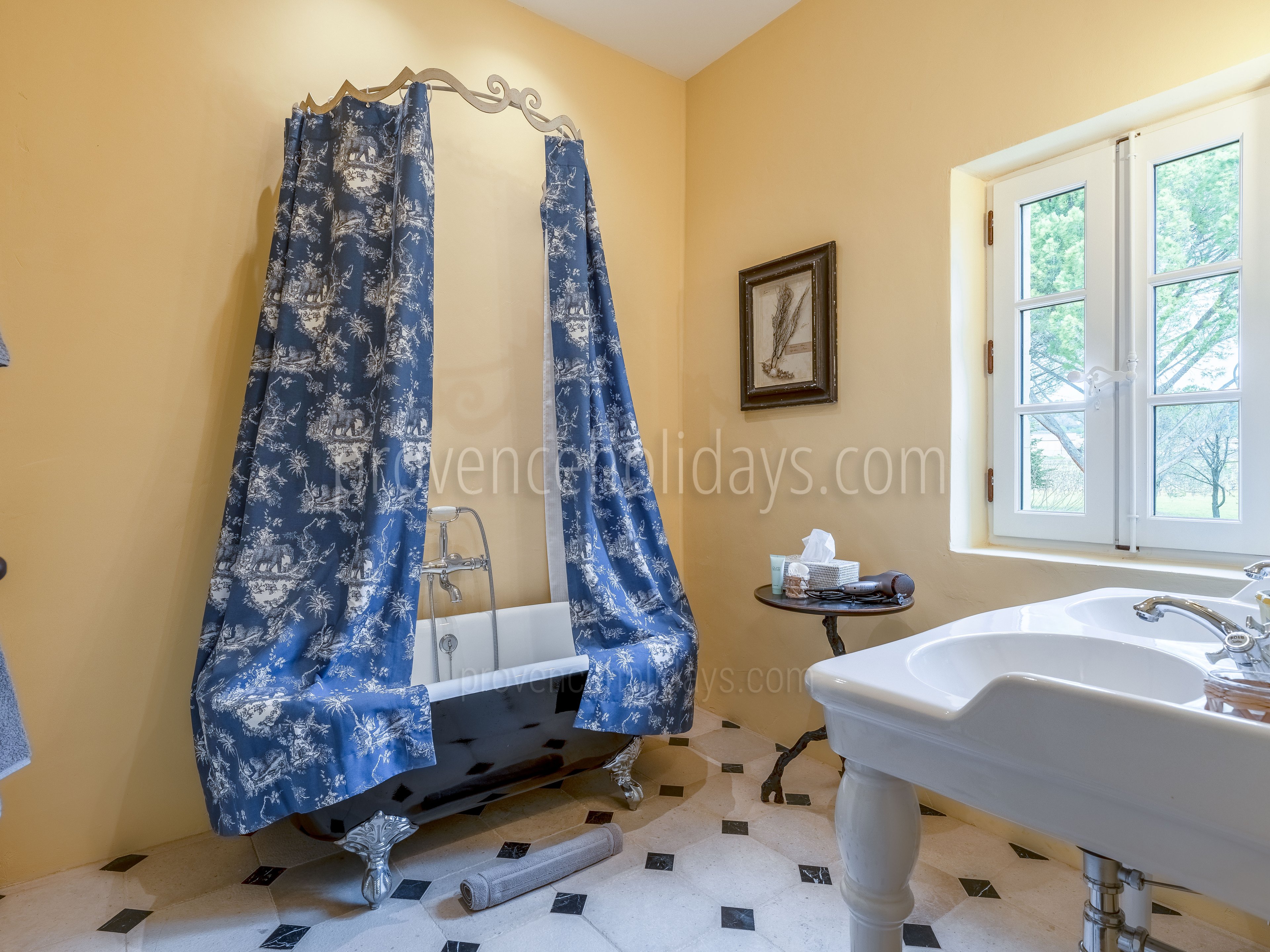 38 - La Bastide Incarnat: Villa: Bathroom 3