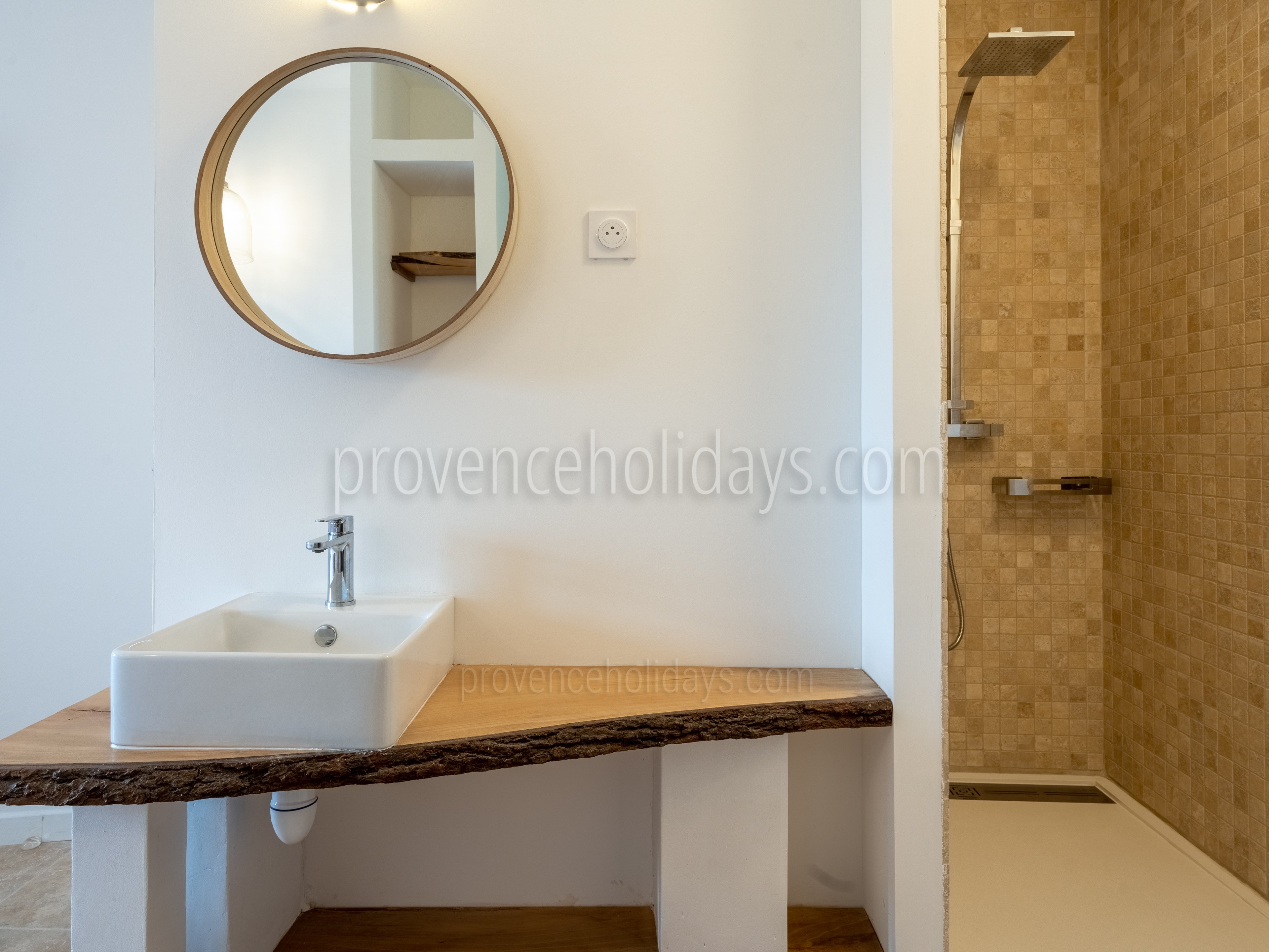 22 - Mas des Aires: Villa: Interior
