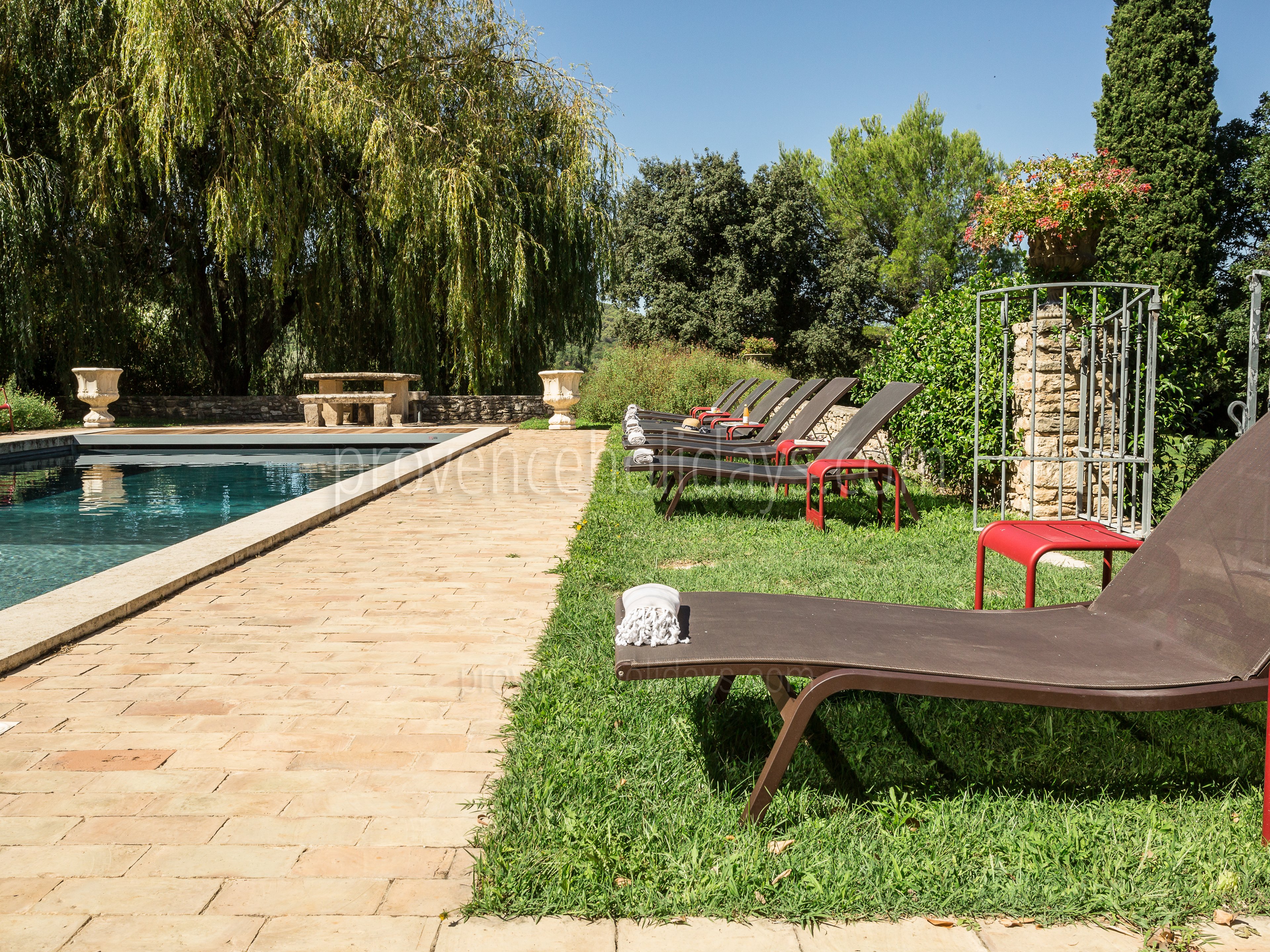 18 - Domaine d\'Uzès: Villa: Exterior