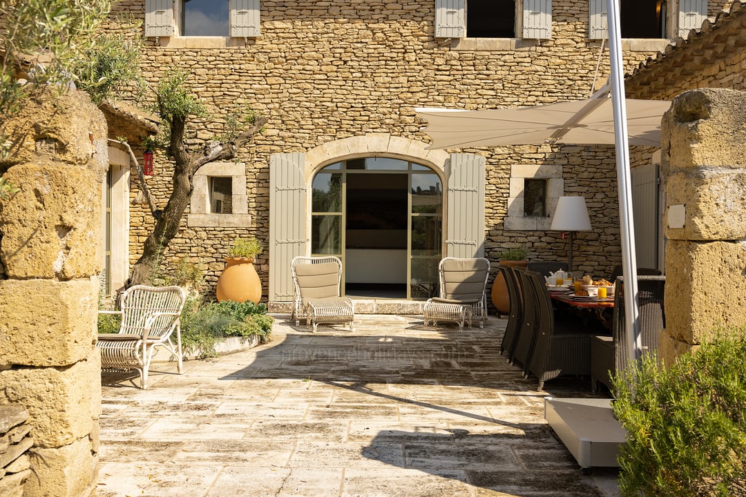 11 - Mas de Tournesol: Villa: Exterior