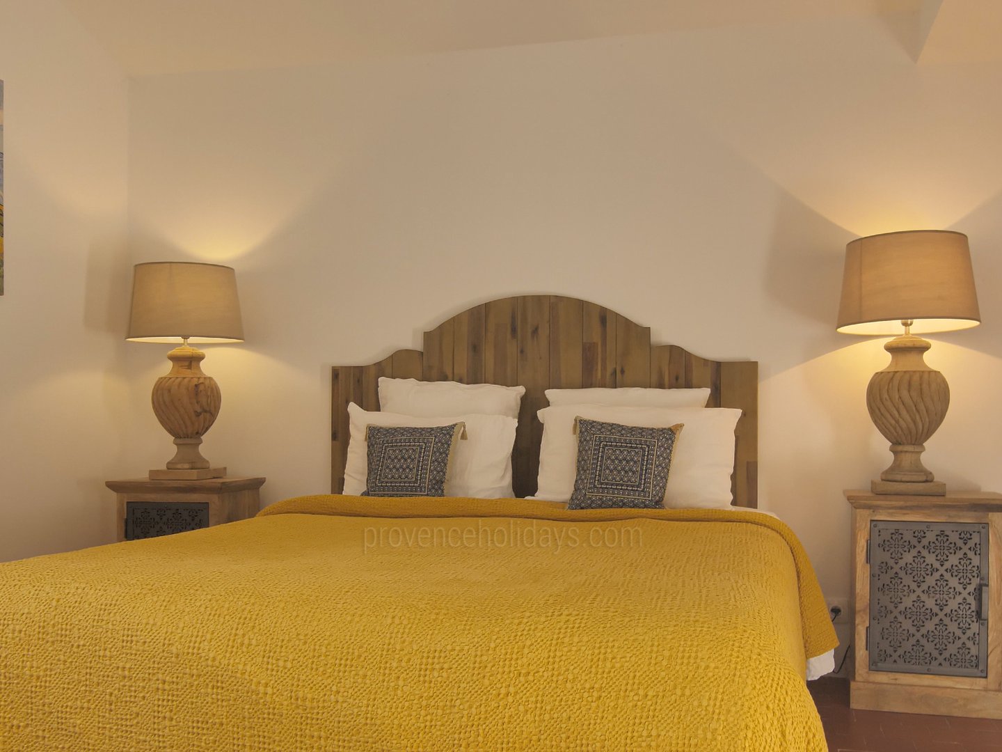 33 - Bastide de Goult: Villa: Bedroom