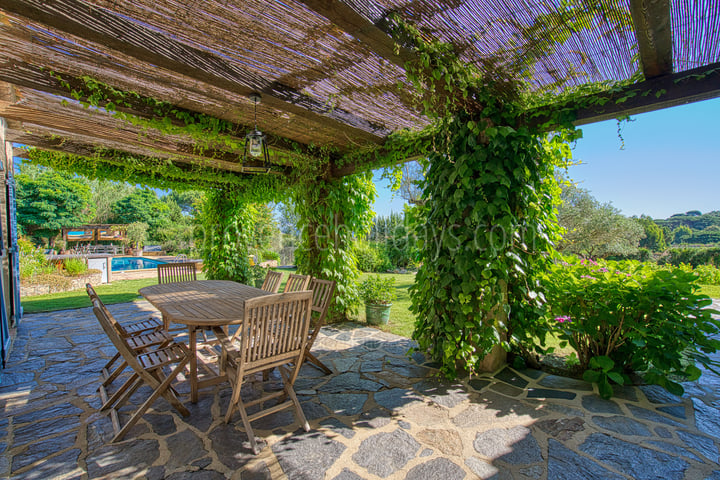 16 - Azur Horizon: Villa: Exterior