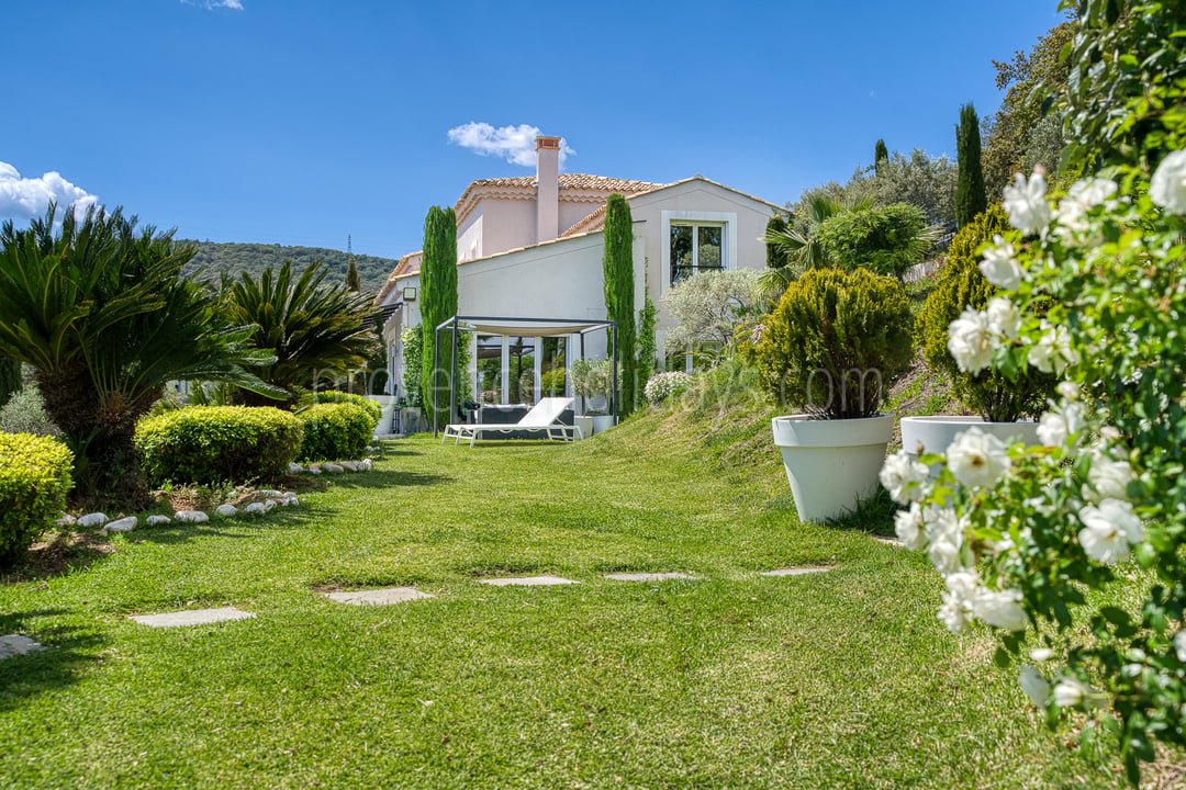 20 - Mistral Serene: Villa: Exterior